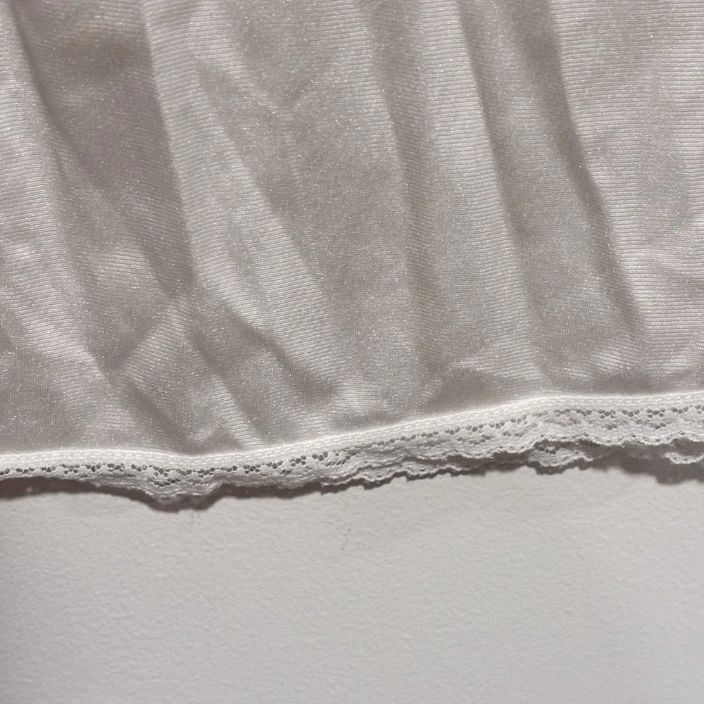 Vanity Fair Half Slip Off‎ White Nylon Lace Trim Lingerie Slit USA Womens M